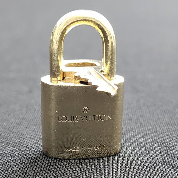 Authentic LV bag lock 🔒 and  key 🔑 - Picture 1 of 4